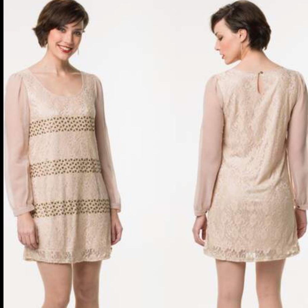 👗Ivory Lace and Stud Detail Dress